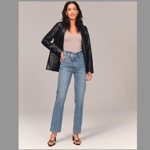 Abercrombie & Fitch Criss Cross Ultra High Rise 90s Straight Jean Size 27 / 4R